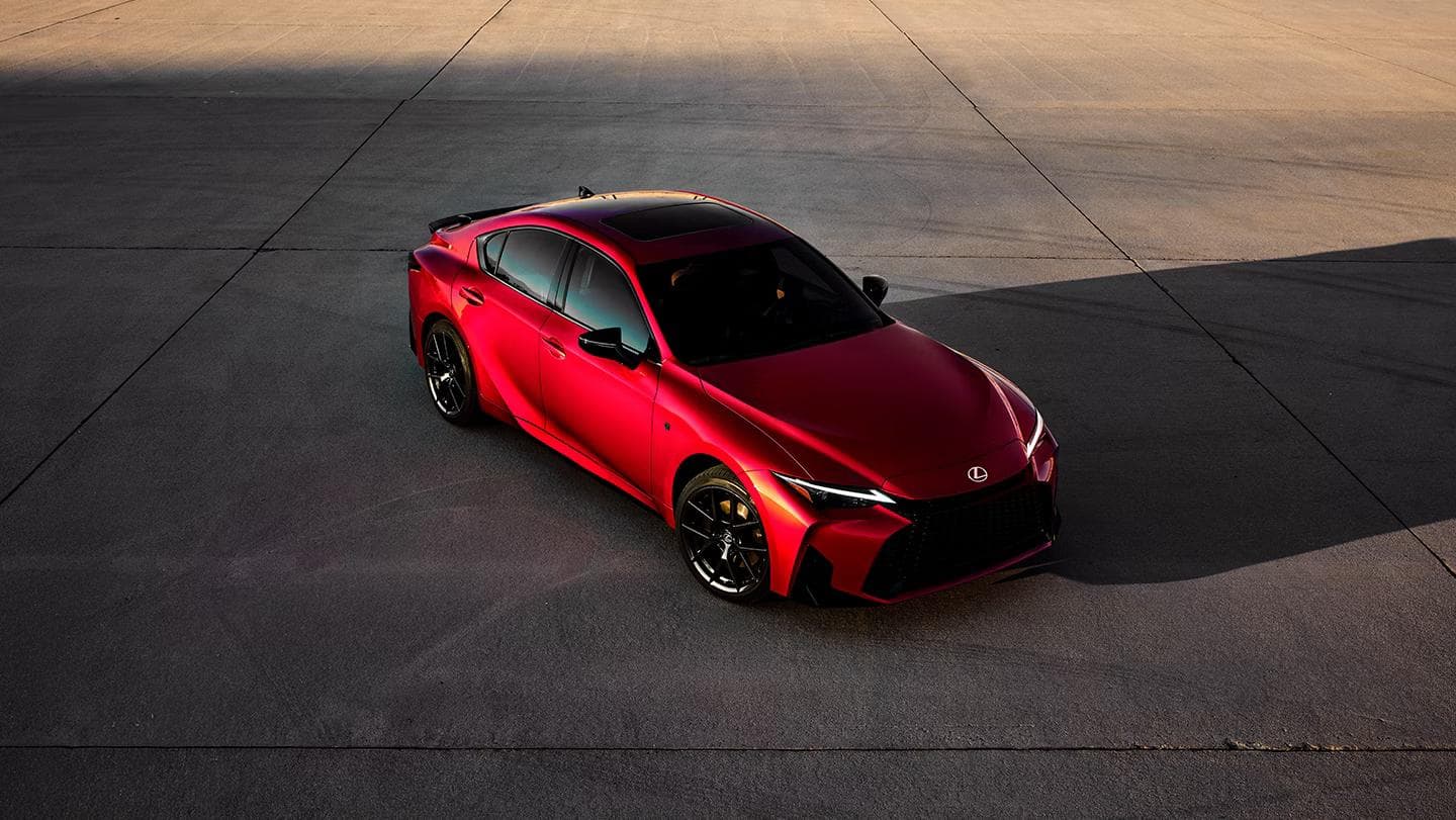 Lexus IS 350 F SPORT: el sedán japonés que sigue creyendo en los motores grandes