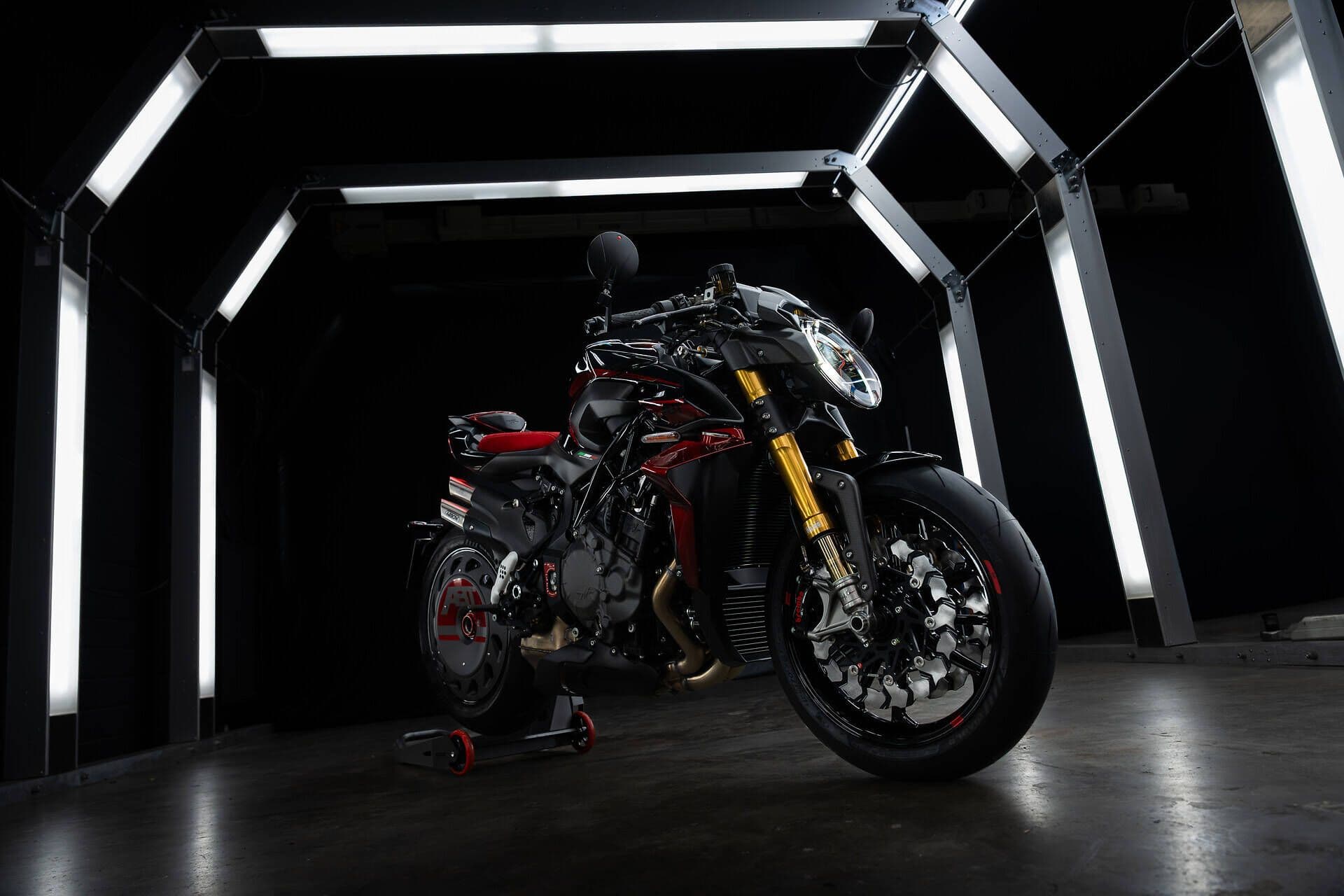 MV Agusta Brutale 1000 ABT: cuando dos obsesiones alemanas e italianas se encuentran en una naked de 208 caballos